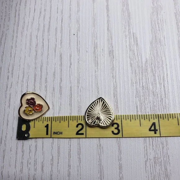Gold Tone Cream Enamel Heart Shape Earrings Stud - Picture 4 of 4